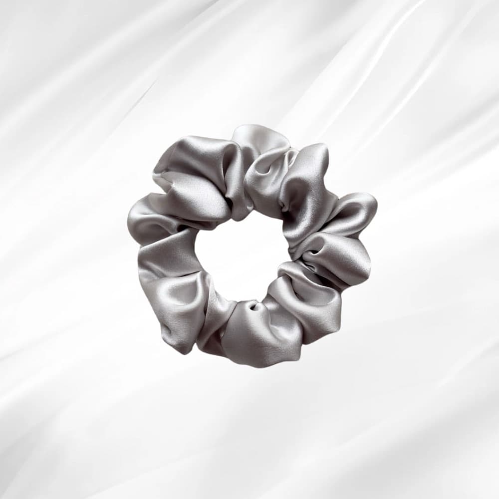 SILVER SHIMMER – hedvábná scrunchie KLASIK - View 1