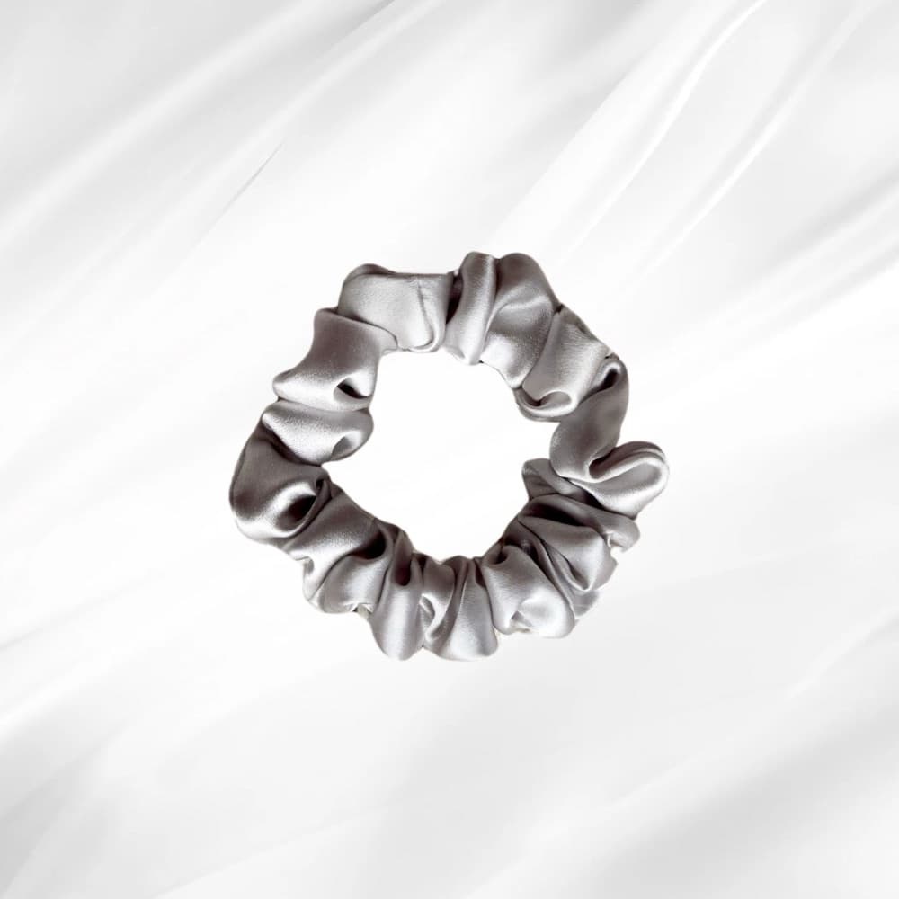 SILVER SHIMMER – hedvábná scrunchie MINI - View 1