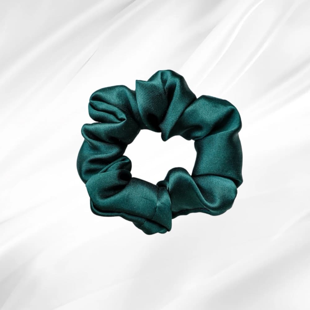 BOTTLE GREEN – hedvábná scrunchie KLASIK - View 1